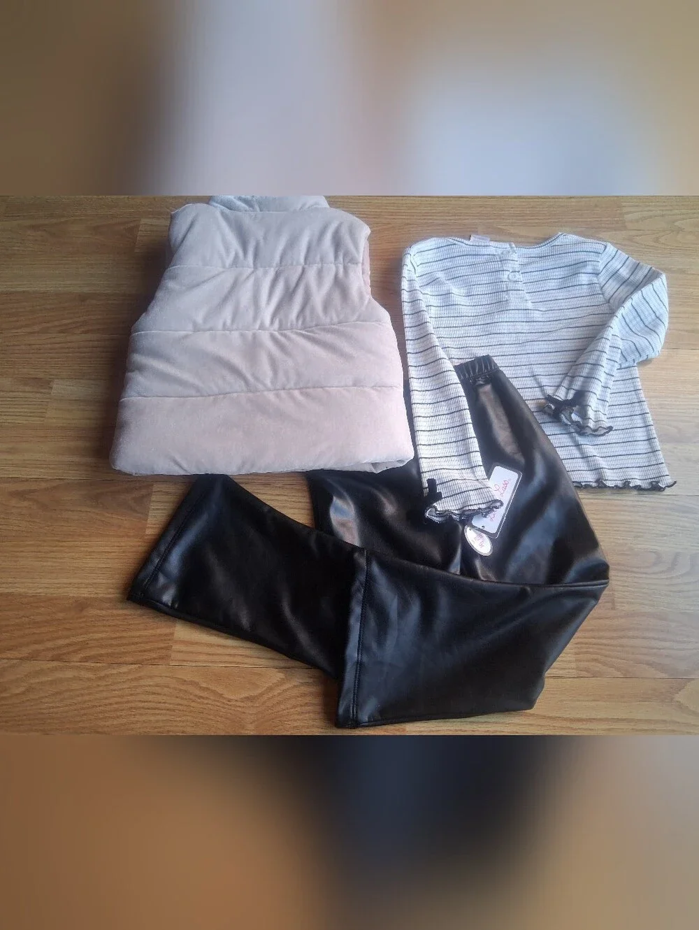 NWT  3 Piece  Faux Leather black Pants Top Puffy Vest With Sparkle Sz 4 5 6 - Picture 10 of 14